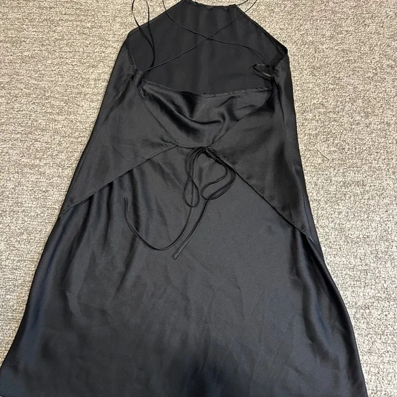 Elegant Black Halter Dress - Picture 2 of 2